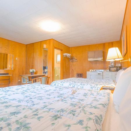 Parkside Motel By Oyo Meadville Conneaut Lake Conneaut Lakeshore ภายนอก รูปภาพ