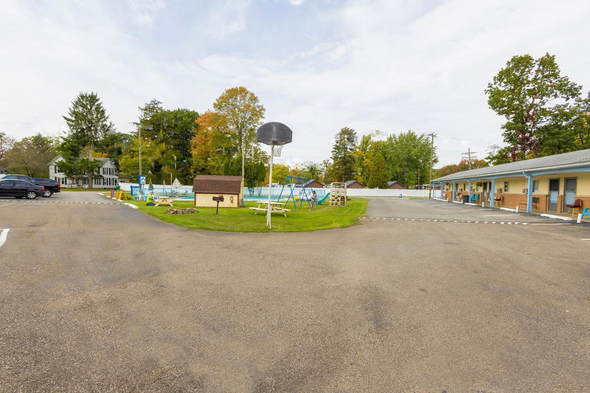 Parkside Motel By Oyo Meadville Conneaut Lake Conneaut Lakeshore ภายนอก รูปภาพ