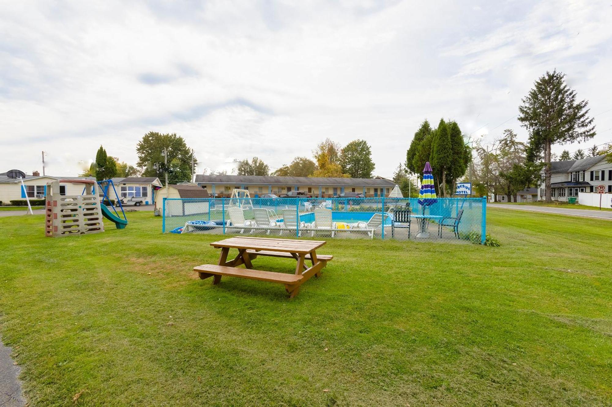 Parkside Motel By Oyo Meadville Conneaut Lake Conneaut Lakeshore ภายนอก รูปภาพ