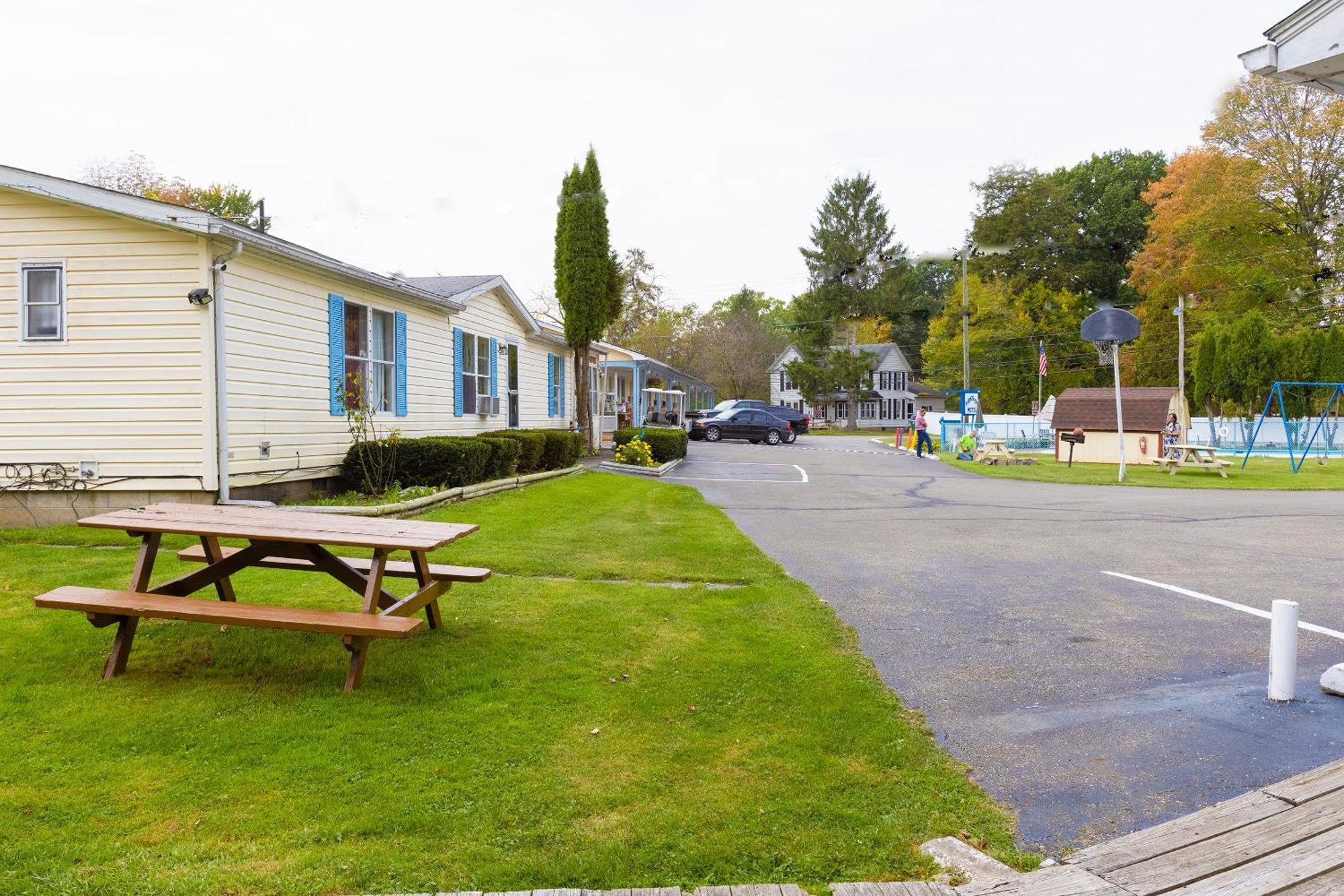 Parkside Motel By Oyo Meadville Conneaut Lake Conneaut Lakeshore ภายนอก รูปภาพ