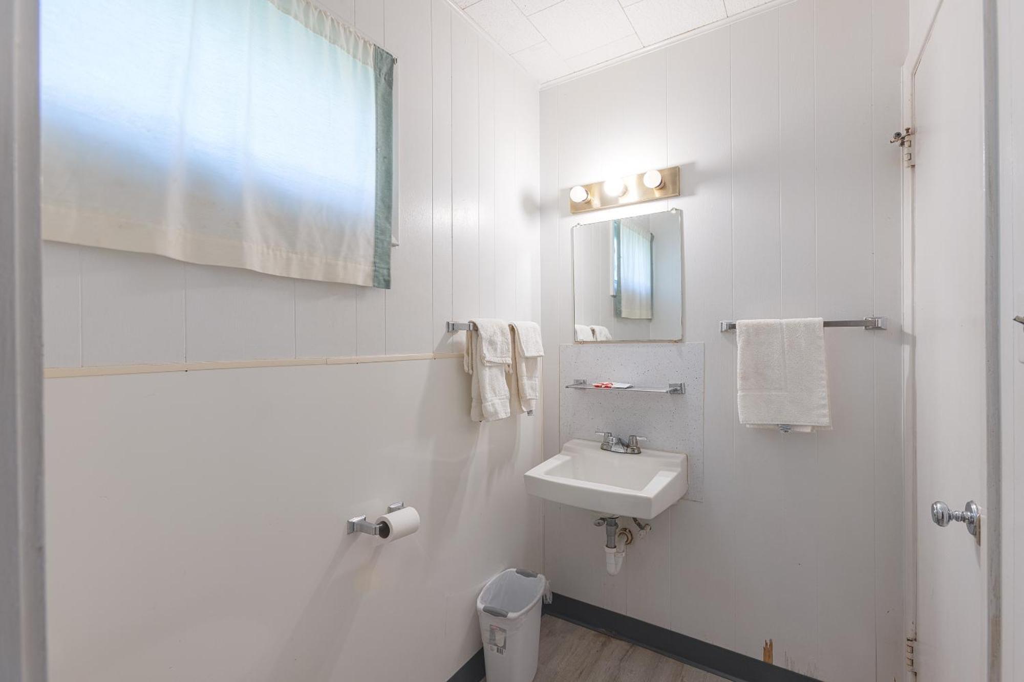 Parkside Motel By Oyo Meadville Conneaut Lake Conneaut Lakeshore ภายนอก รูปภาพ